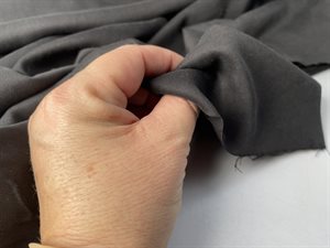 Fastvævet tencel - drønlækker i sort